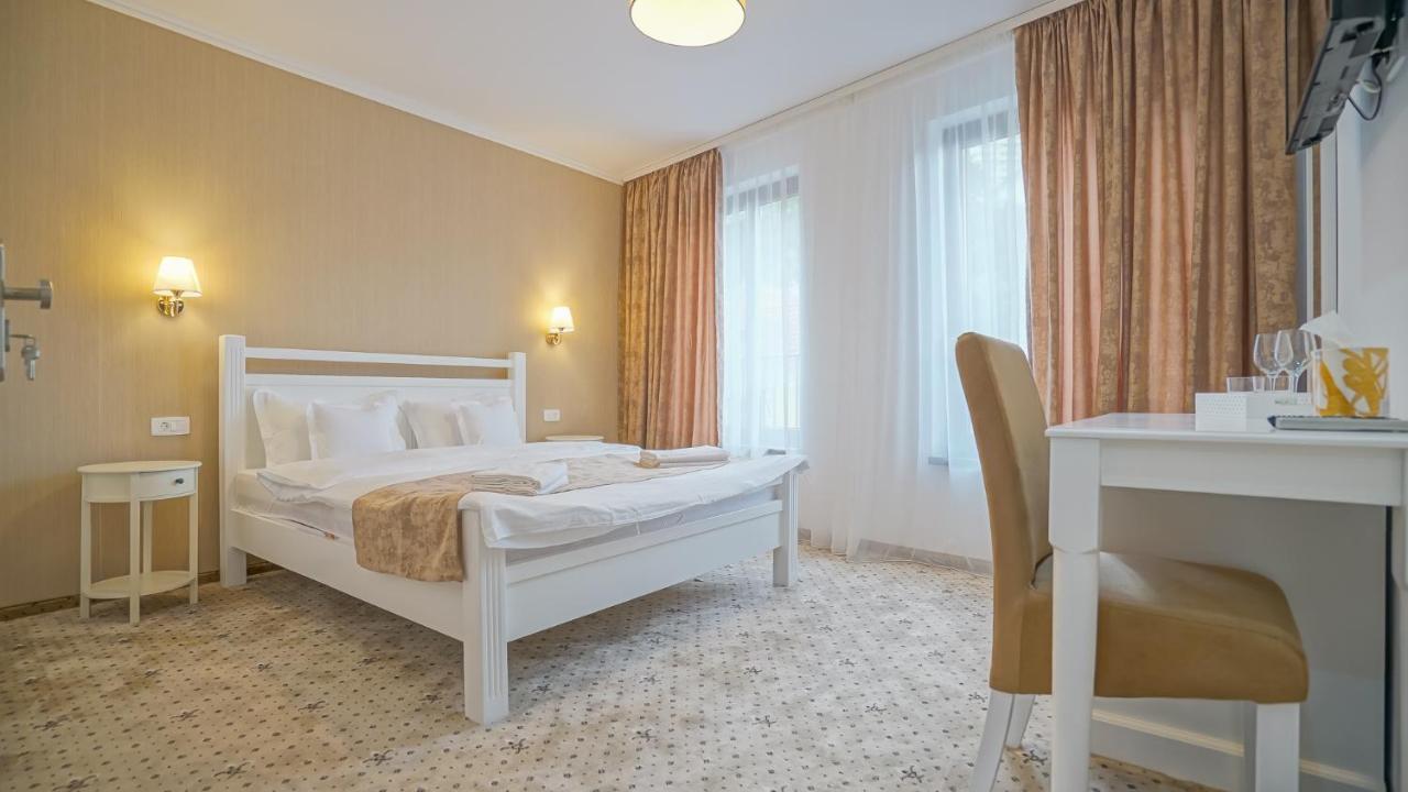 Monarch House Hotel Braşov Exterior foto