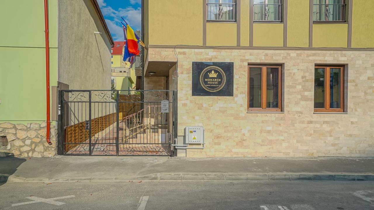 Monarch House Hotel Braşov Exterior foto
