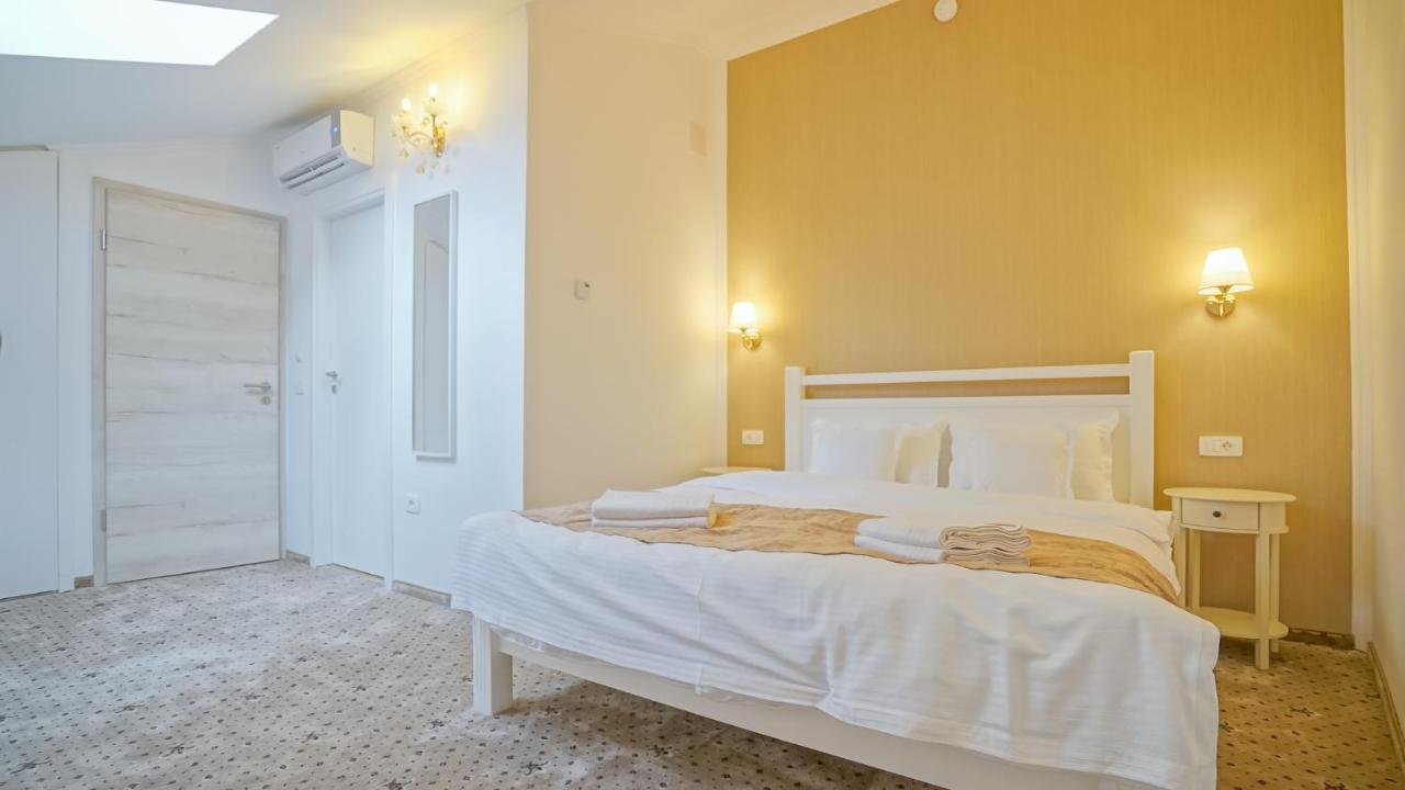 Monarch House Hotel Braşov Exterior foto